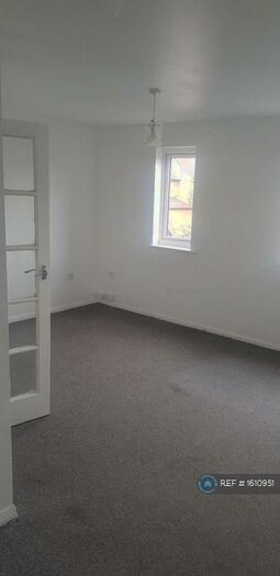 Studio To Rent In Parsonage Road, Grays, RM20
