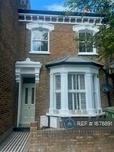 2 Bedroom Flat To Rent In Fellbrigg Road, London, SE22