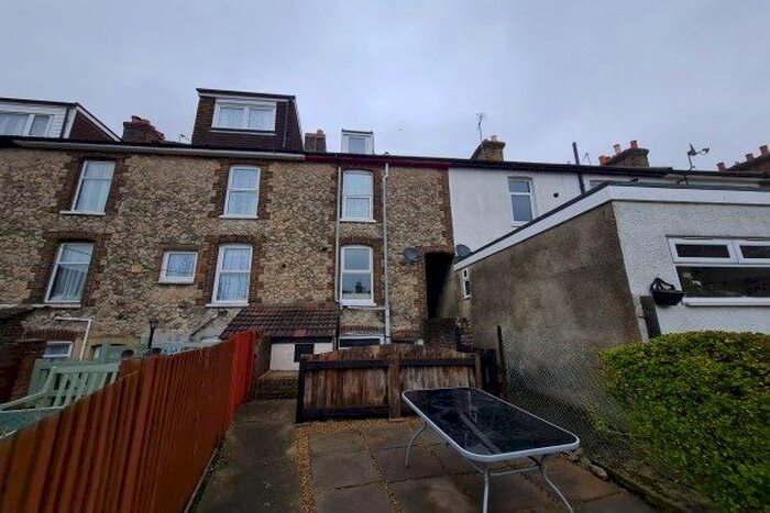 3 Bedroom Property To Rent In Tonbridge Road, Maidstone, ME16