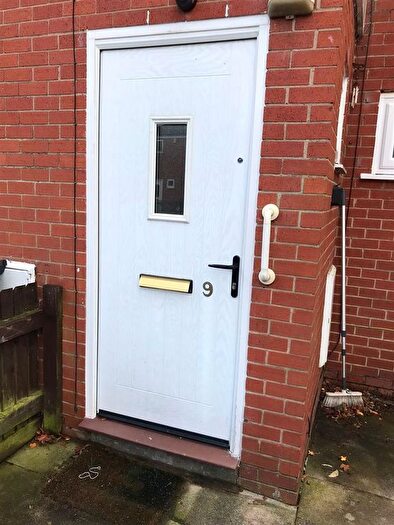 2 Bedroom Flat To Rent In Preesall Close, Ashton-On-Ribble, Preston, PR2