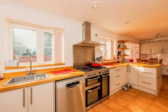 6 Bedroom Detached House For Sale In Alvis Drive, Yaxley, Peterborough, PE7