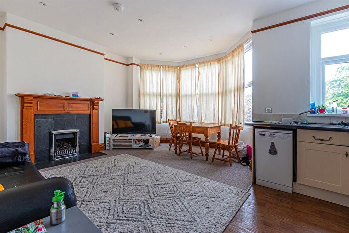 3 Bedroom Flat To Rent In Penhill Road, Pontcanna, CF11