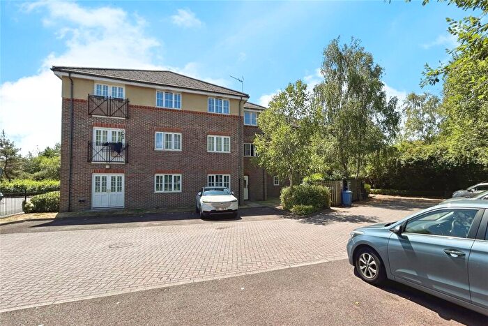 2 Bedroom Apartment For Sale In Whitsbury House, Twyford Close, Fleet, GU51