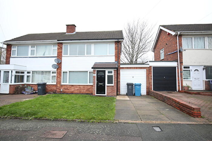 3 Bedroom Semi Detached House To Rent In Freville Close, Tamworth, Staffordshire, B79