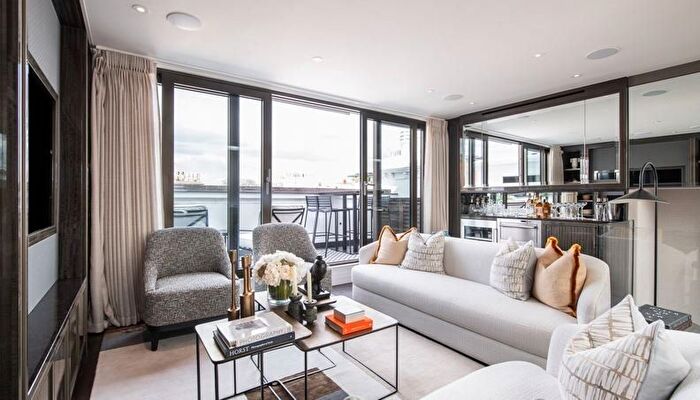 3 Bedroom Flat To Rent In Prince Of Wales Terrace, London, W8