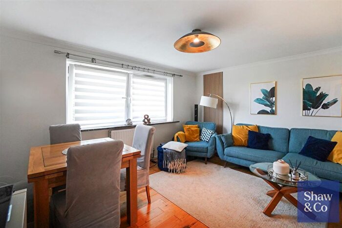 2 Bedroom Flat For Sale In Simpson Road, Hounslow, Whitton, TW4