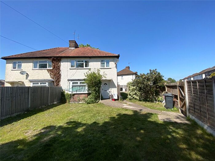 3 Bedroom Semi-Detached House For Sale In Comyne Road, Watford, Hertfordshire, WD24