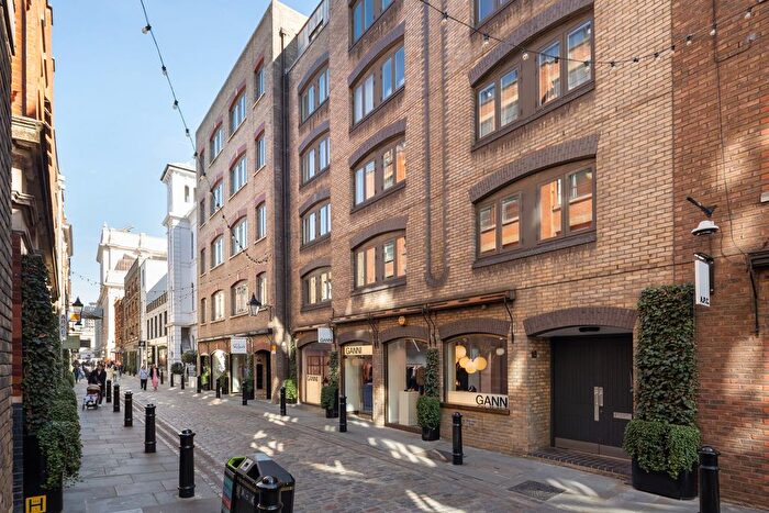 1 Bedroom Flat To Rent In Floral Street, Covent Garden, WC2E