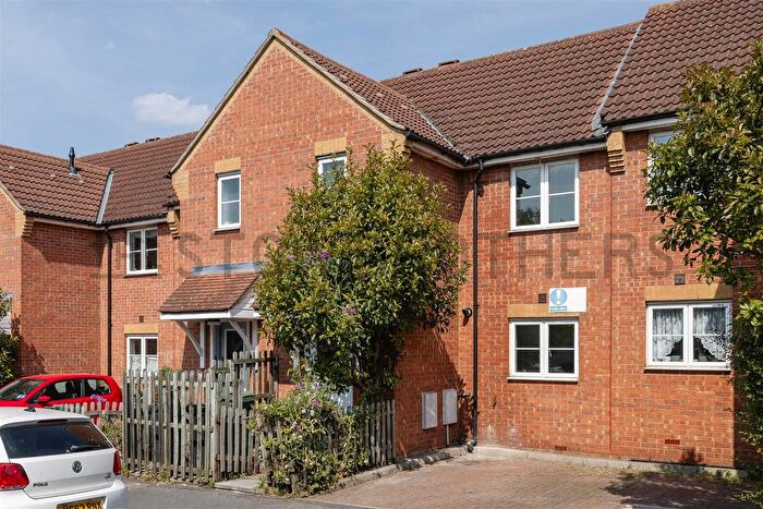 2 Bedroom Property To Rent In Clifford Road, London, E17