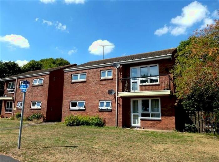 2 Bedroom Flat To Rent In Heron Drive, Bishops Hull, Taunton, TA1