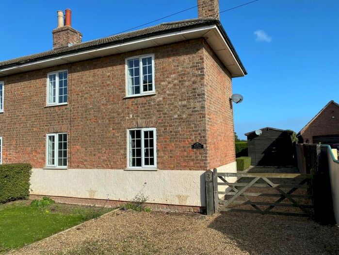 2 Bedroom Semi-Detached House For Sale In Durhams Road, Dawsmere, Spalding, Lincolnshire, PE12