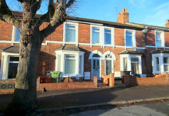 4 Bedroom Terraced House To Rent In Avenue Road, Swindon, Wiltshire, SN1