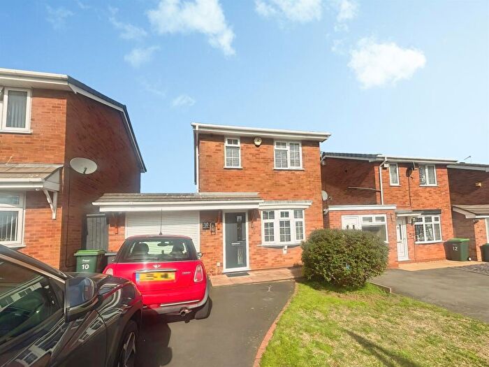2 Bedroom Detached House For Sale In Sidaway Close, Rowley Regis, B65