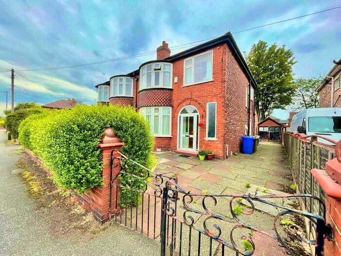 3 Bedroom Semi-Detached House To Rent In White Moss Avenue, Chorlton, M21