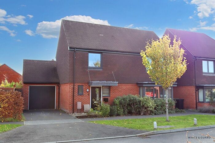 3 Bedroom Detached House For Sale In Brook Close, Swanmore, SO32