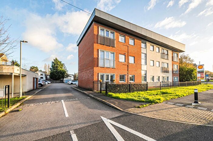 2 Bedroom Flat For Sale In London Road, Binfield, Bracknell, Berkshire, RG42