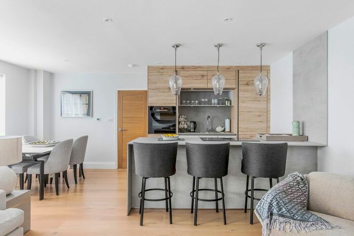 3 Bedroom Mews To Rent In Warren Mews, London, W1T