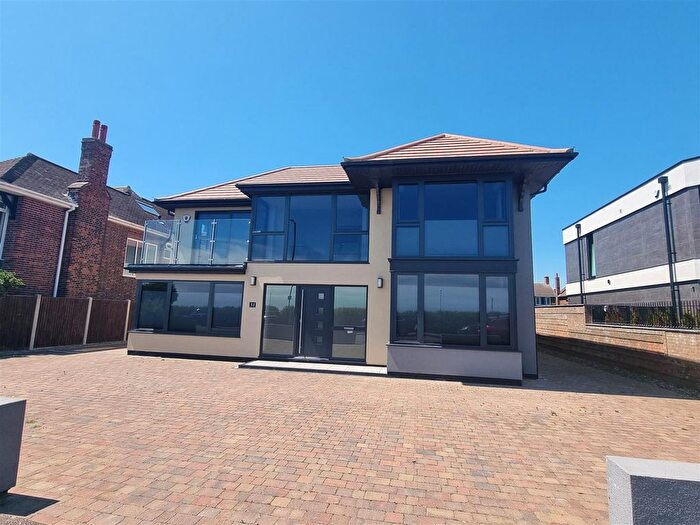 4 Bedroom Detached House For Sale In Marine Parade, Gorleston, NR31