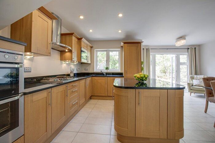 4 Bedroom Detached House To Rent In Farmers Place, Chalfont St. Peter, Gerrards Cross, Buckinghamshire, SL9