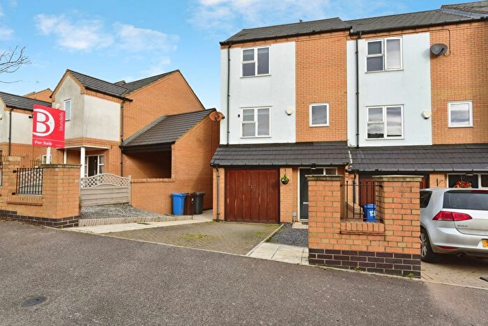 3 Bedroom Town House For Sale In Birley Wood Drive, Sheffield, South Yorkshire, S12