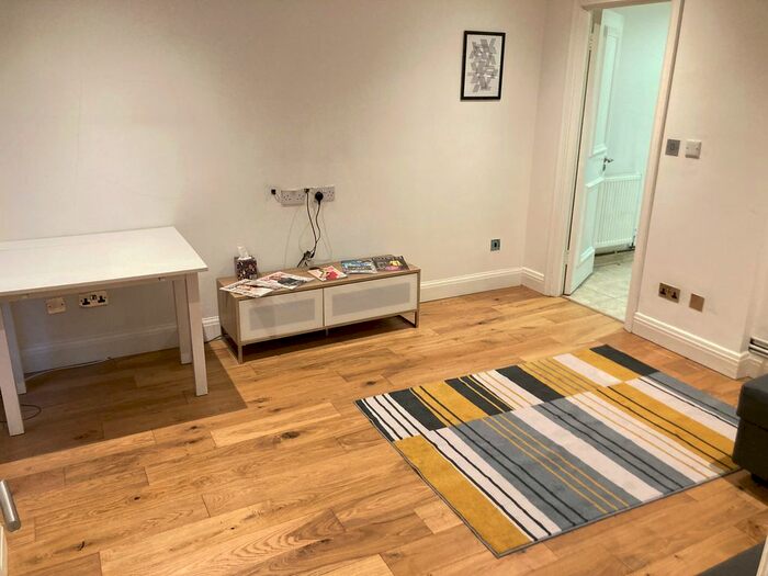 1 Bedroom Flat To Rent In Very Near Courtfield Road Area, Kensington Gloucester Road Area, SW7