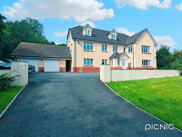 6 Bedroom Detached House For Sale In Bronwydd Arms, Carmarthen, Carmarthenshire., SA33