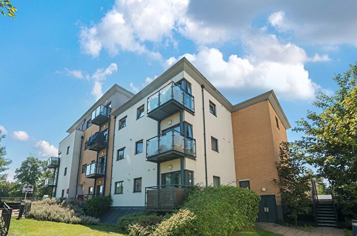 2 Bedroom Flat For Sale In Oak House, Cottons Approach, Romford, RM7