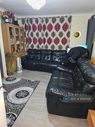 3 Bedroom Flat To Rent In Stourton Road, Quinton, Birmingham, B32