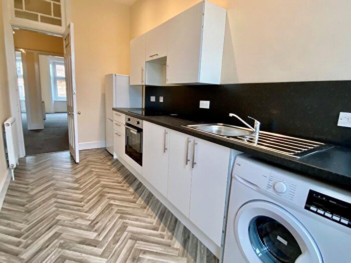 2 Bedroom Flat To Rent In Alexandra Parade, Glasgow, G31