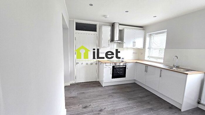 2 Bedroom Flat To Rent In Flat A-B, - Wellingborough Road, Northampton, NN1