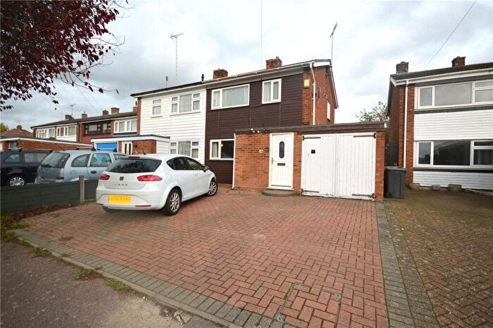 3 Bedroom Semi Detached House For Sale In High Beech Road, Luton, Bedfordshire, LU3
