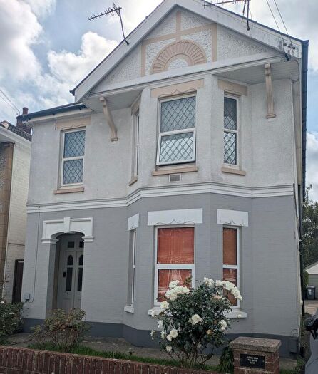 4 Bedroom Maisonette To Rent In Queen Mary Avenue, Bournemouth, BH9