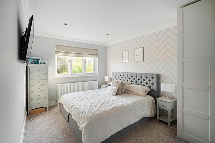 4 Bedroom Detached House For Sale In The Sandpipers, Gravesend, DA12