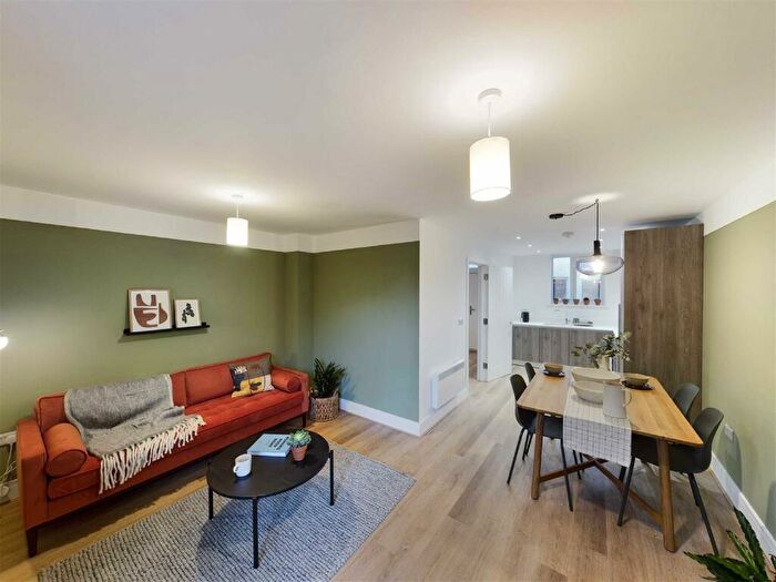 3 Bedroom House To Rent In Armitt Street, Macclesfield, SK11