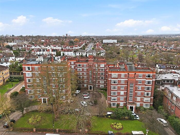 2 Bedroom Apartment For Sale In Colney Hatch Lane, London, N10