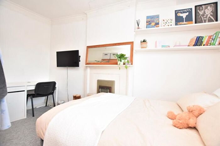 1 Bedroom Semi-Detached House To Rent In Berkeley Crescent, Bristol, BS8