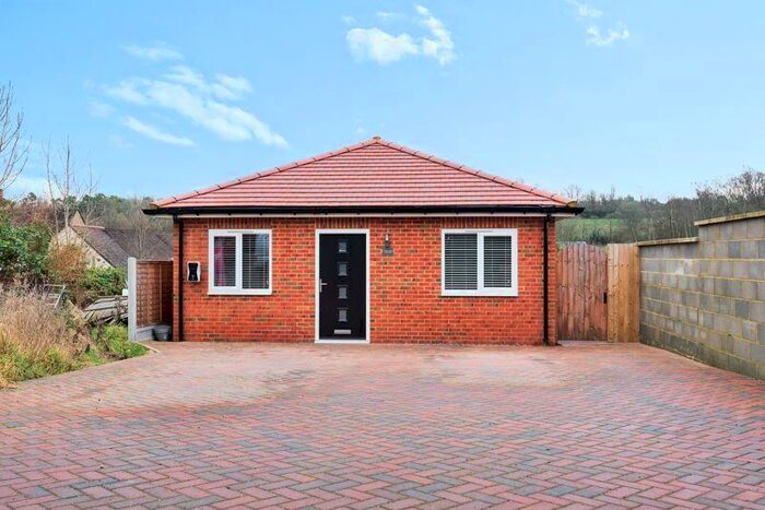 2 Bedroom Bungalow To Rent In Brighton Road, Coulsdon, CR5