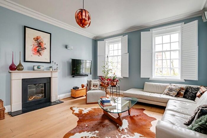 2 Bedroom Flat To Rent In Rosecroft Avenue, Hampstead, London, NW3