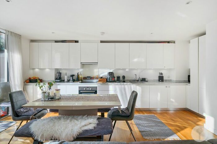 3 Bedroom Flat To Rent In Titian Heights, Stratford, E20