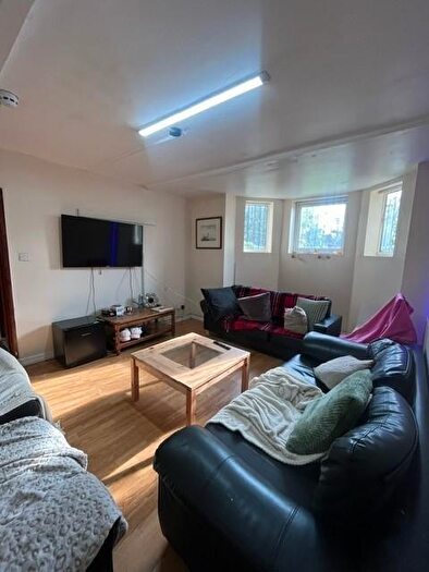 9 Bedroom House To Rent In Regent Park Terrace, Leeds, LS6