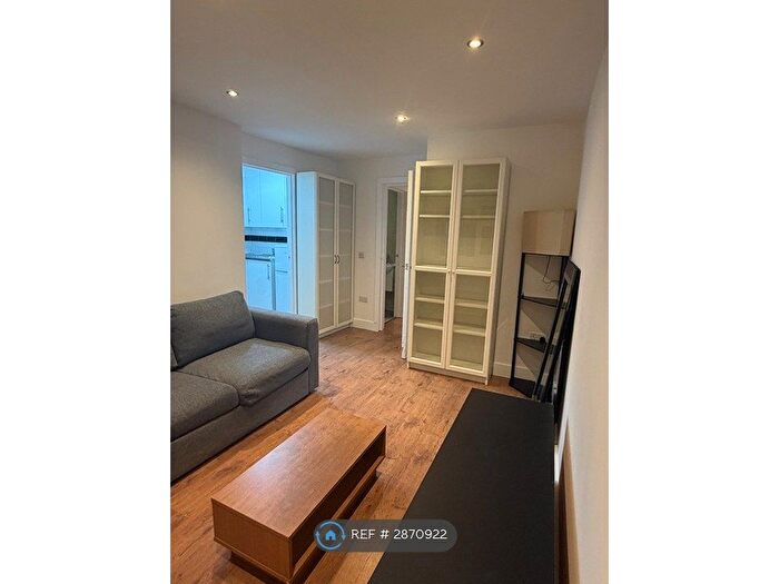1 Bedroom Flat To Rent In Hall Lane, London, NW4