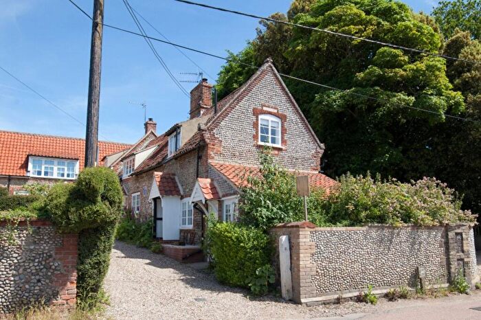 1 Bedroom End Of Terrace House For Sale In Charming 'Chocolate Box' Cottage In Stiffkey, NR23