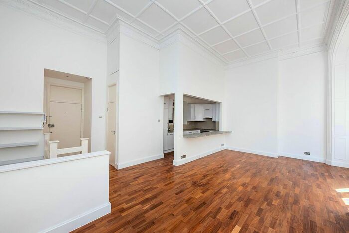 2 Bedroom Flat To Rent In Hans Place, Knightsbridge, London, SW1X