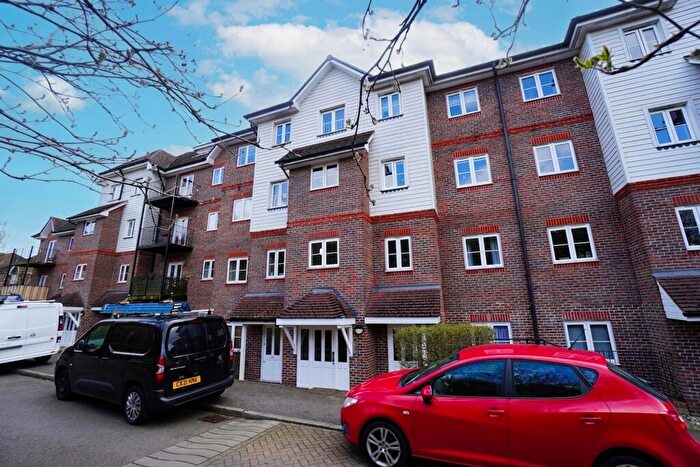 2 Bedroom Flat For Sale In Freer Crescent, Aspen Court Freer Crescent, HP13