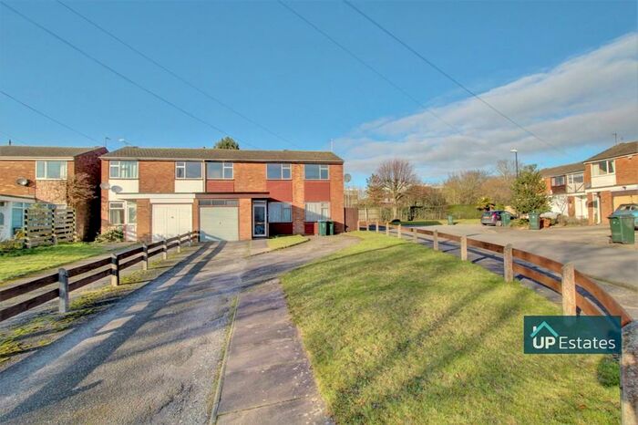 4 Bedroom Semi-Detached House For Sale In Montgomery Close, Coventry, CV3