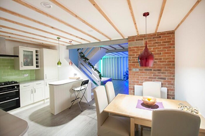 3 Bedroom Semi-Detached House To Rent In Gurner Avenue, Salford, M5