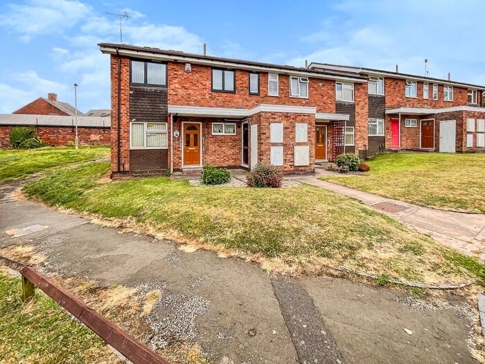 1 Bedroom Flat To Rent In Hillcrest Close, Netherton, Dudley, DY2