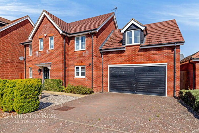 5 Bedroom Detached House For Sale In Freyberg Drive, Aylesbury, HP18