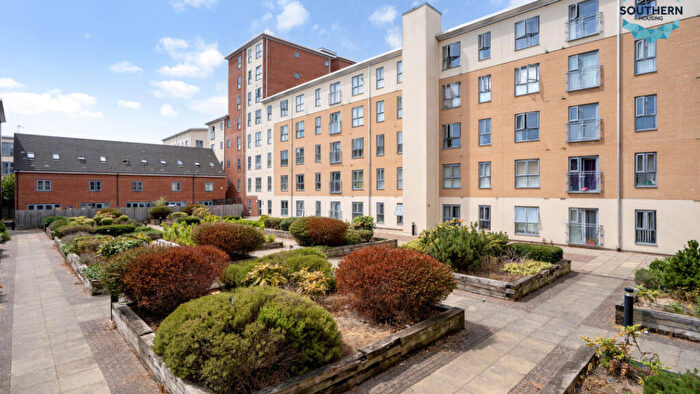 2 Bedroom Flat For Sale In Basing House, Moulsford Mews, Reading, RG30