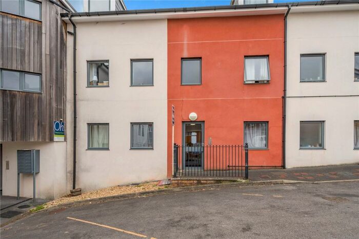 3 Bedroom Apartment For Sale In Hoopern Street, Exeter, Devon, EX4